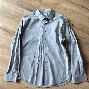 Men's Gray Button-Up Shirt